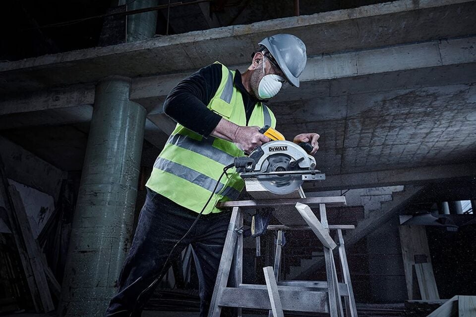 DEWALT DAİRE TESTERE 190 MM 1500W DWE5615