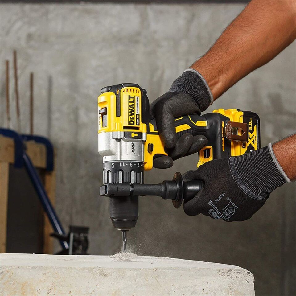 DEWALT AKÜLÜ KÖMÜRSÜZ PROFS.DARBELİ MATKAP DCD996P2-QW