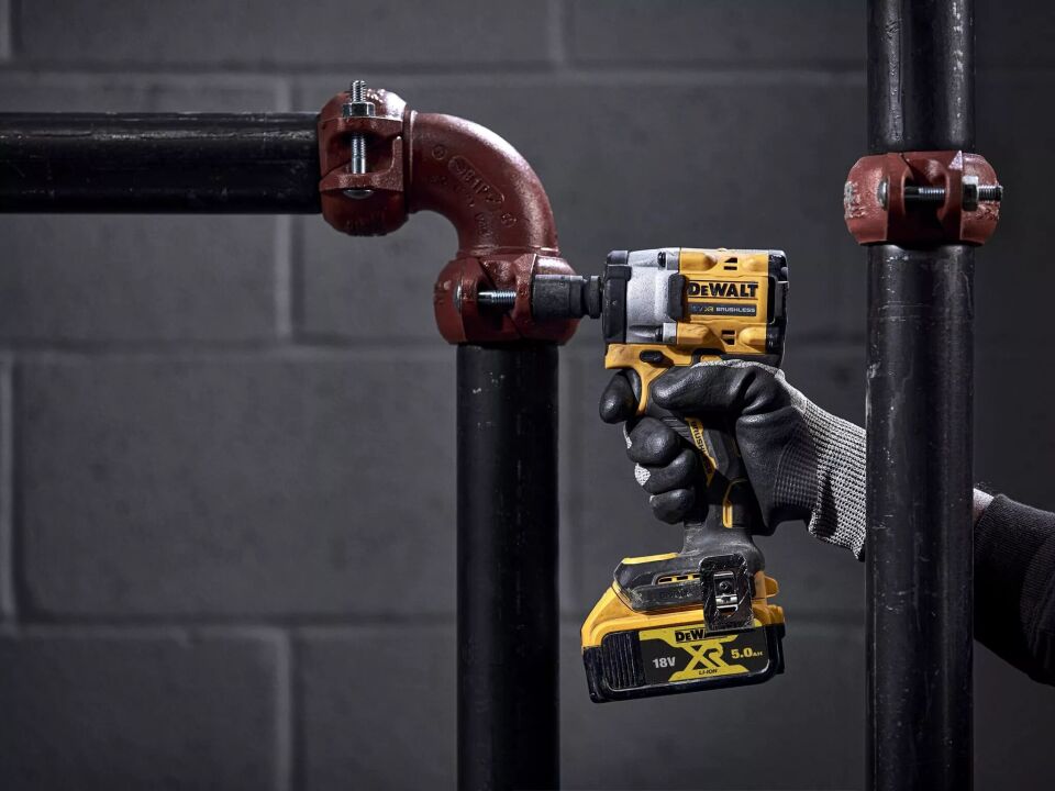 DEWALT AKÜLÜ SOMUN SIKMA 18V 5.AH DCF922P2T-QT