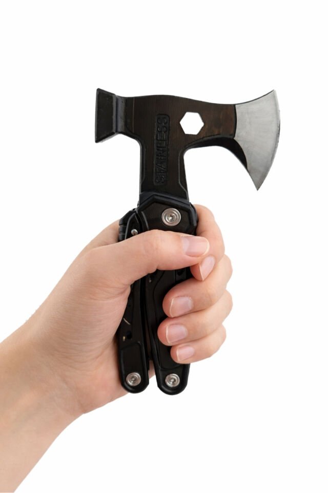 ERA06931 18 Fonksiyonlu Çok Amaçlı Kamp Aleti Balta Çekiç Pense Tornavida Seti Testere Düdük Kılıflı