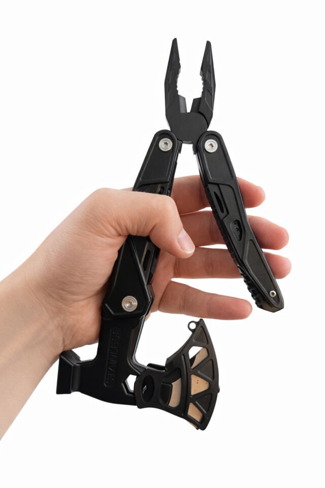 ERA06931 18 Fonksiyonlu Çok Amaçlı Kamp Aleti Balta Çekiç Pense Tornavida Seti Testere Düdük Kılıflı